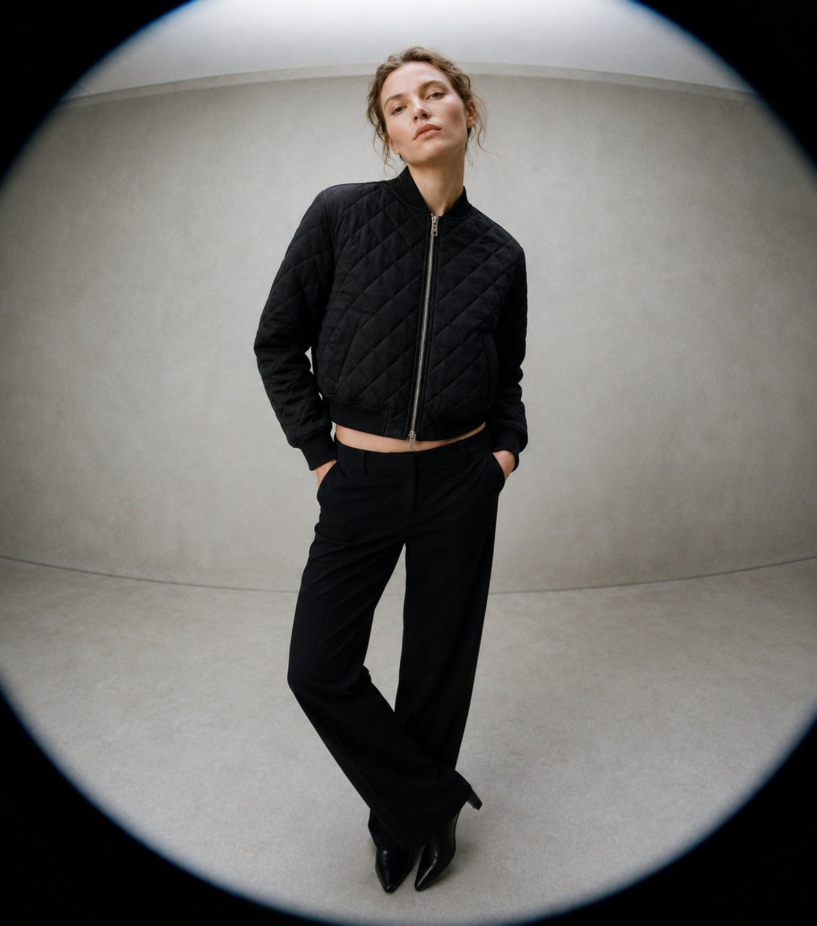 Chaqueta acolchada corta con cremallera y cuello bomber
