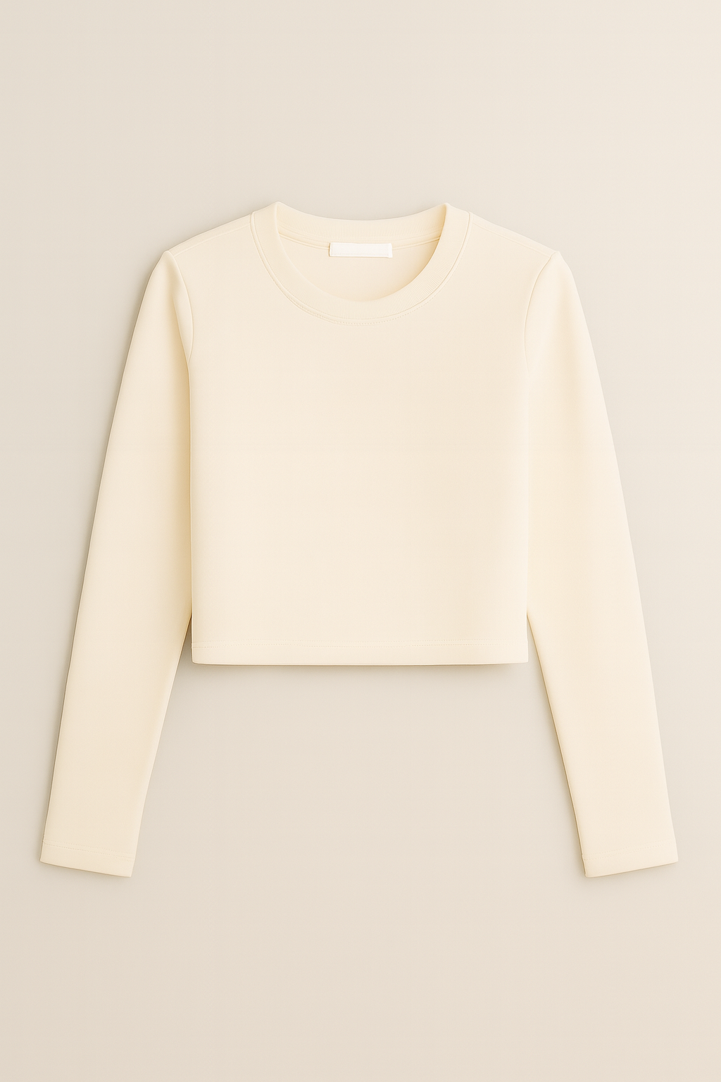 Top corto básico de manga larga con cuello redondo