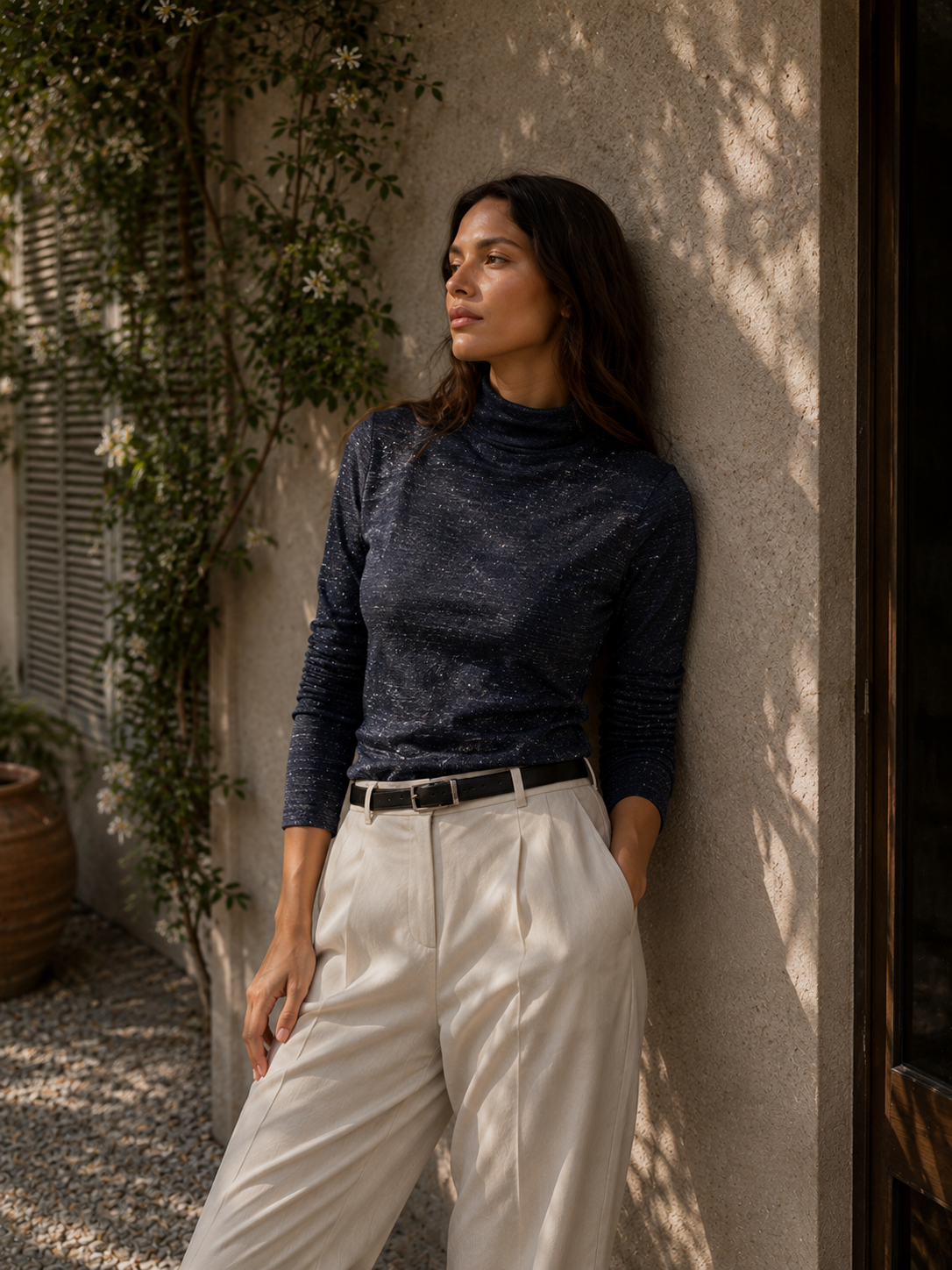 Blusa Brillante de Cuello Alto "Midnight Spark"