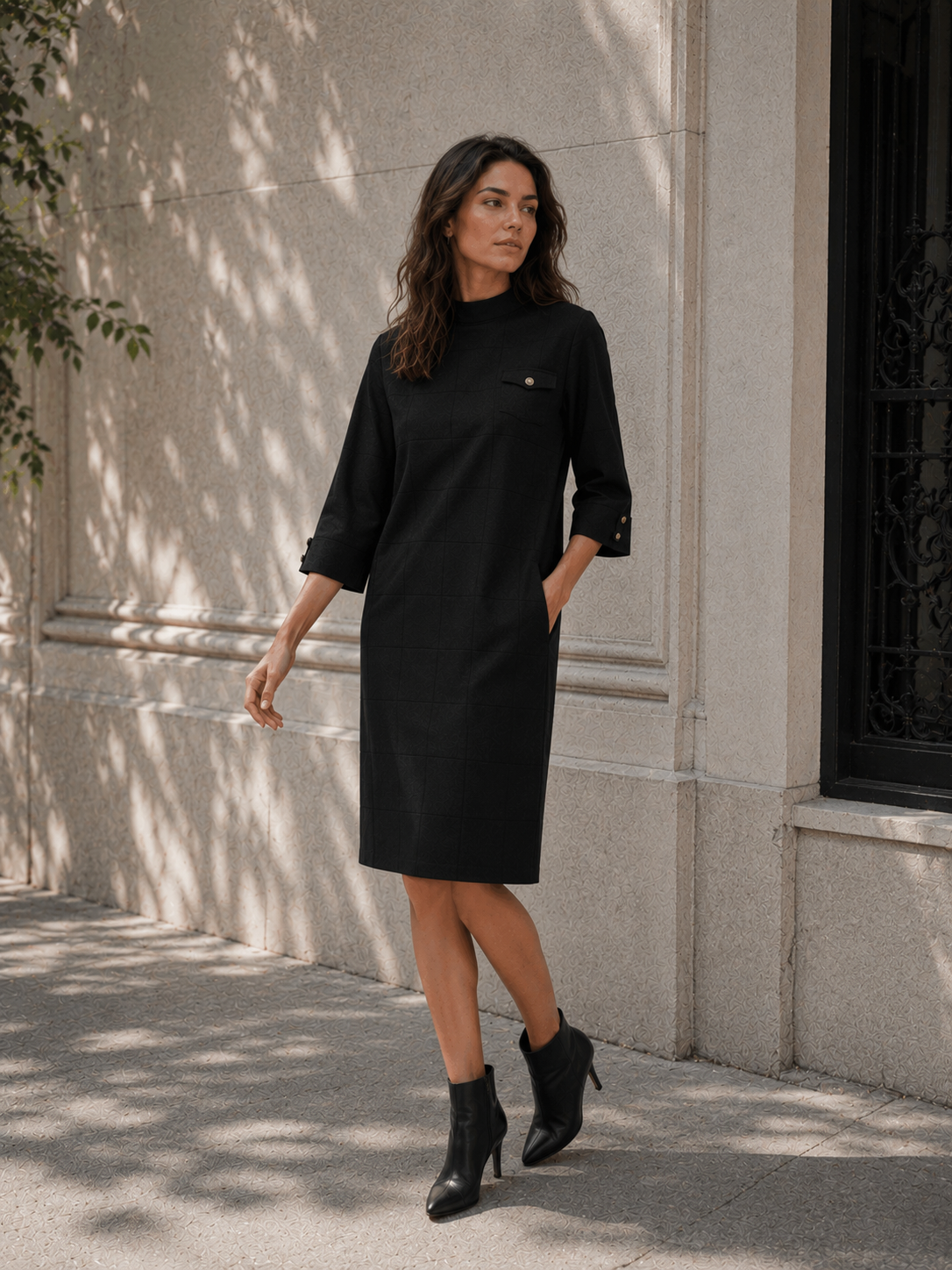 Vestido Midi Elegante de Cuello Alto con Manga