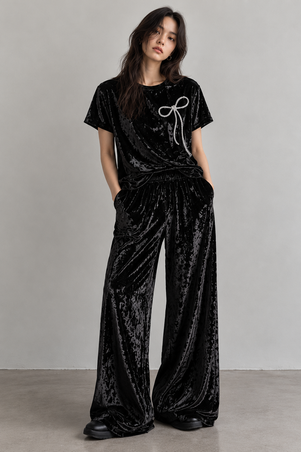 Conjunto de Terciopelo con Moño de Brillantes