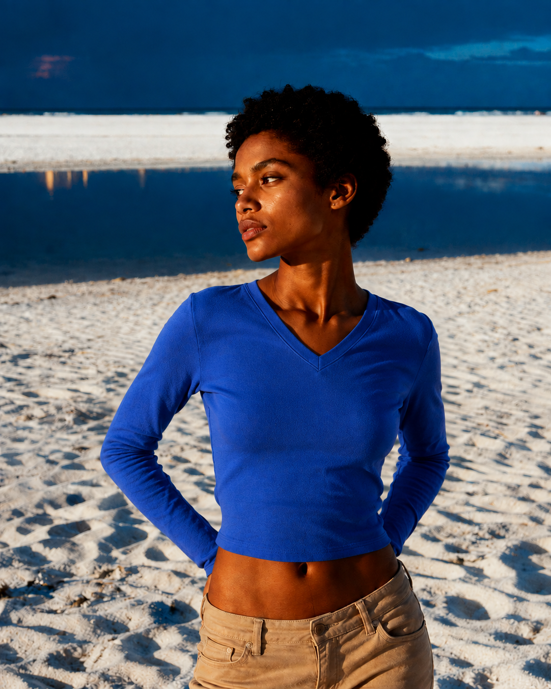 Top Crop Cuello Pico Essential Soft