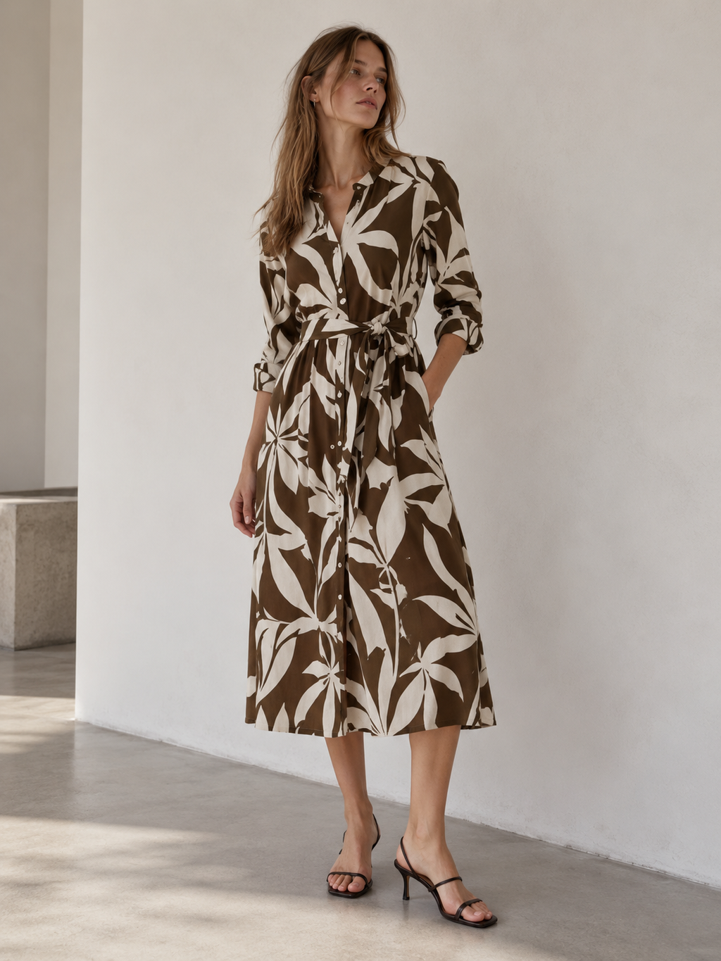 Vestido camisero recto con estampado orgánico