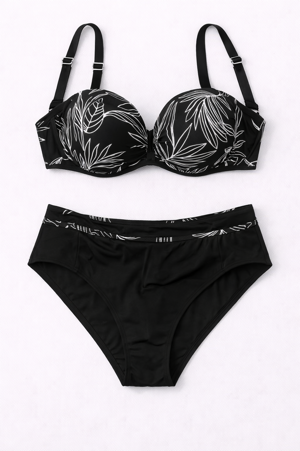 Bikini estructurado con estampado tropical en contraste