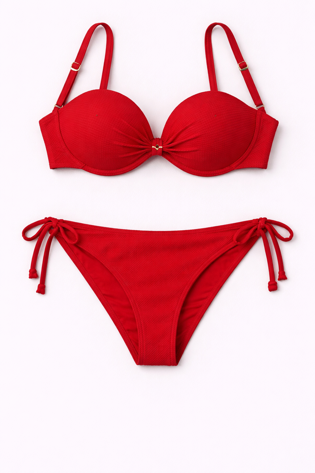 Bikini texturizado con detalle joya y lazos laterales