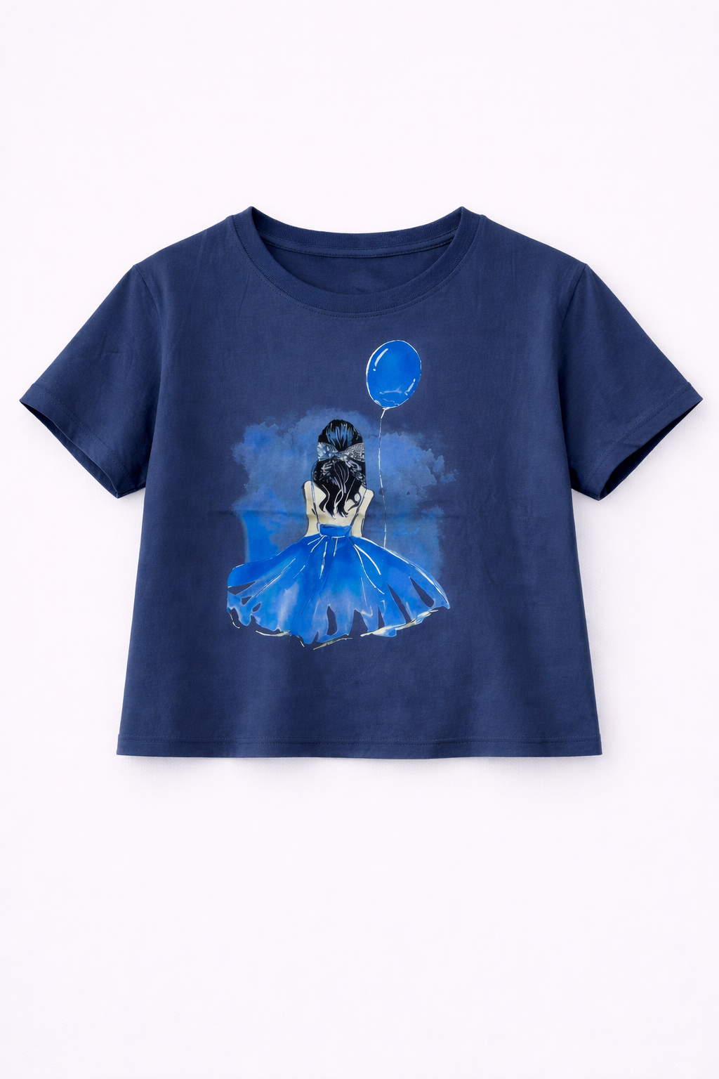 Camiseta ilustrada con vestido azul