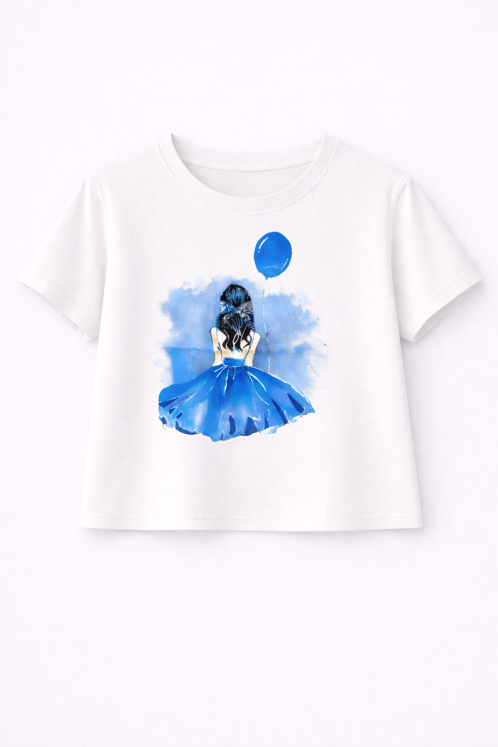 Camiseta ilustrada con vestido azul