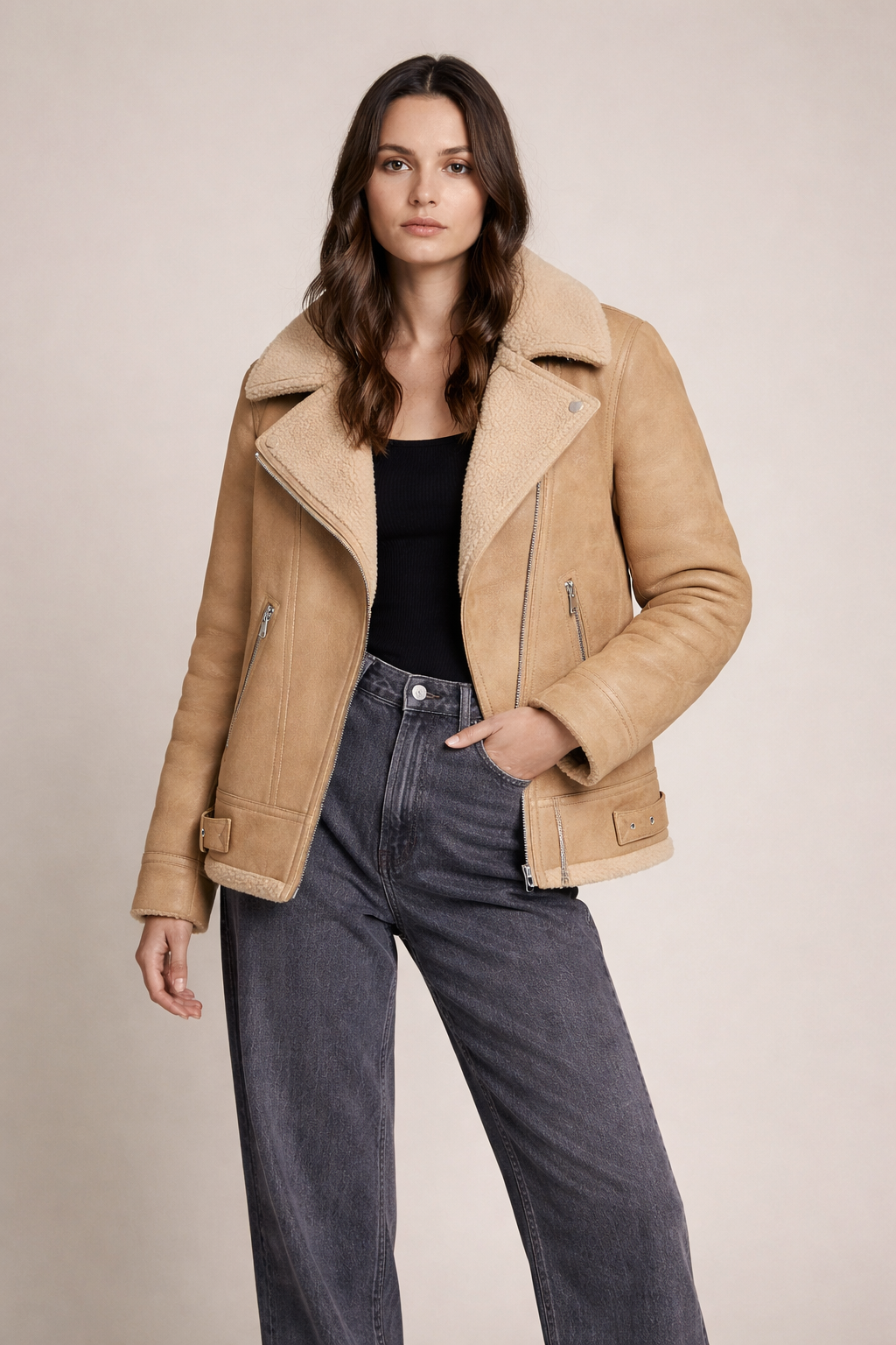 Chaqueta “Ivory Nomad” con borrego interior