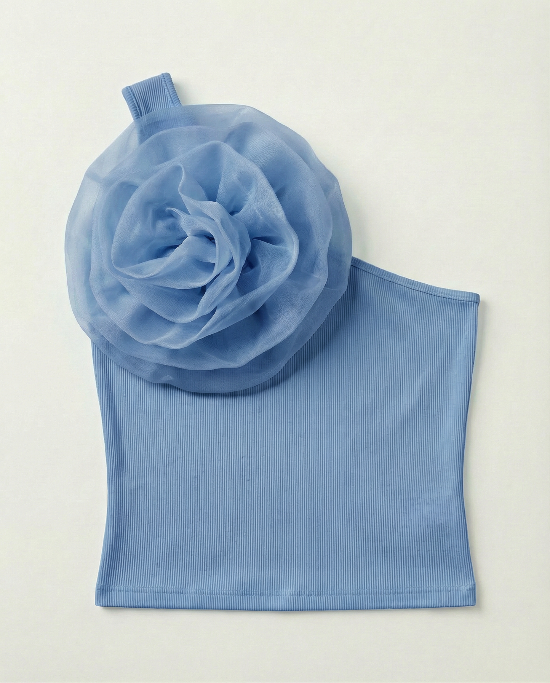 Top asimétrico Flor etérea