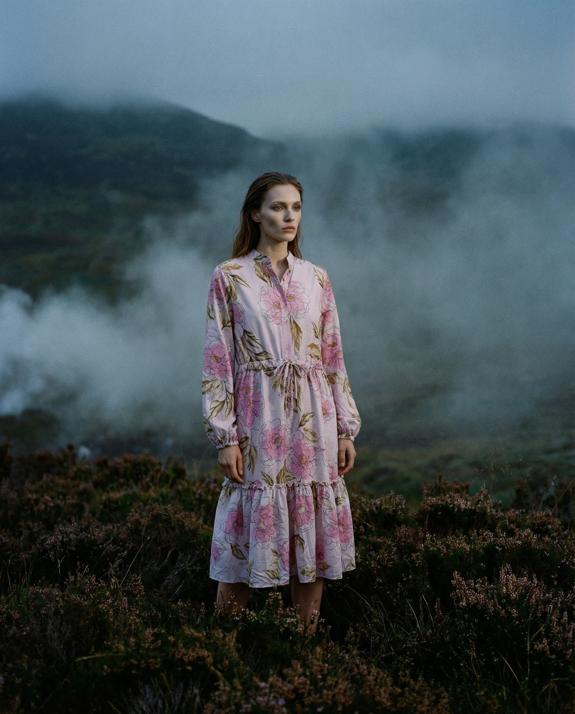 Vestido midi floral con cintura ajustable