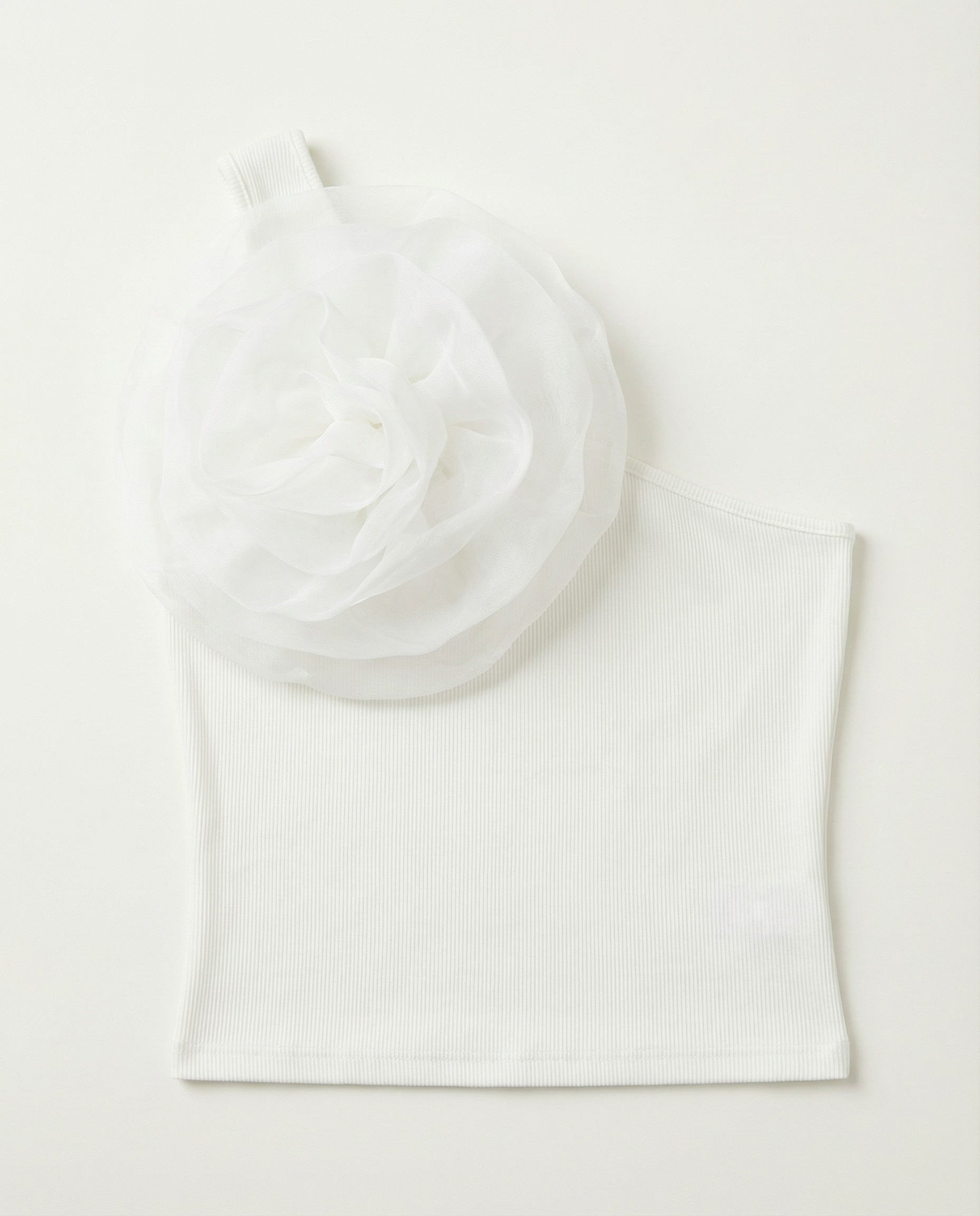 Top asimétrico Flor etérea