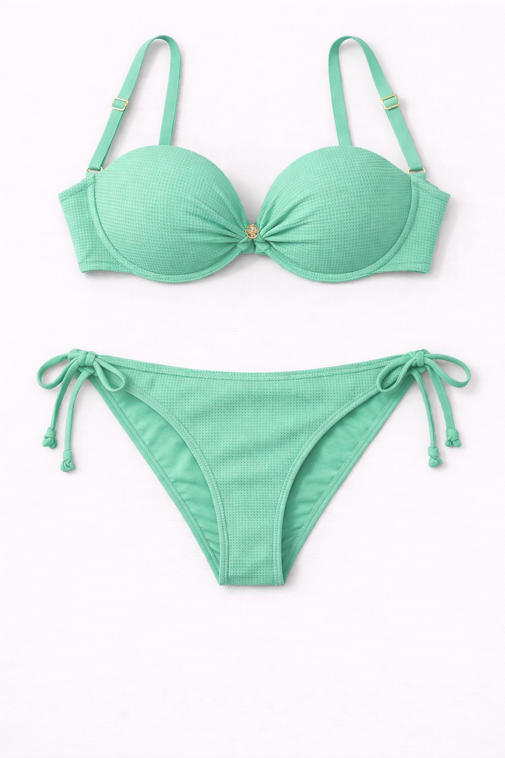 Bikini texturizado con detalle joya y lazos laterales