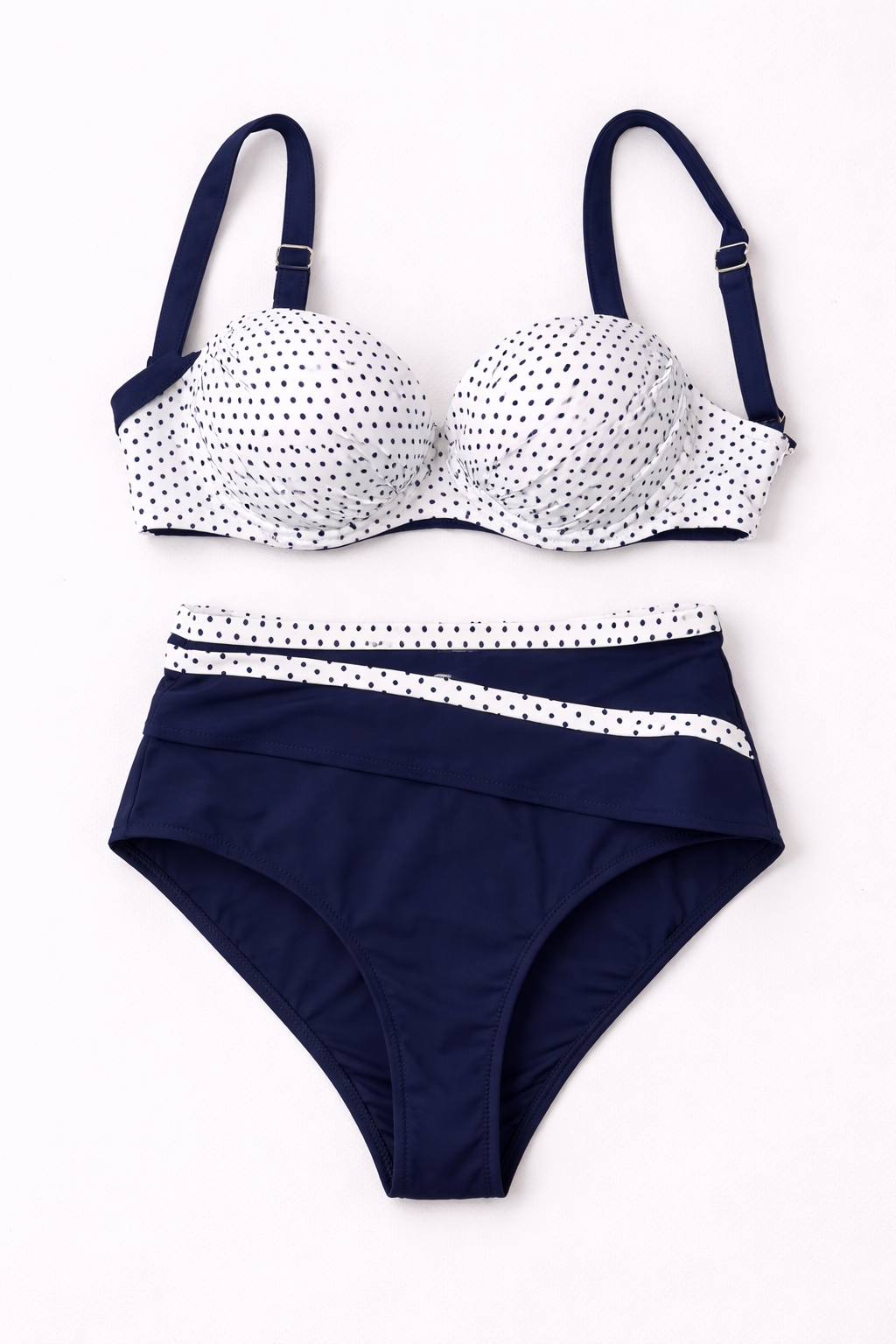 Bikini retro de lunares con corte alto