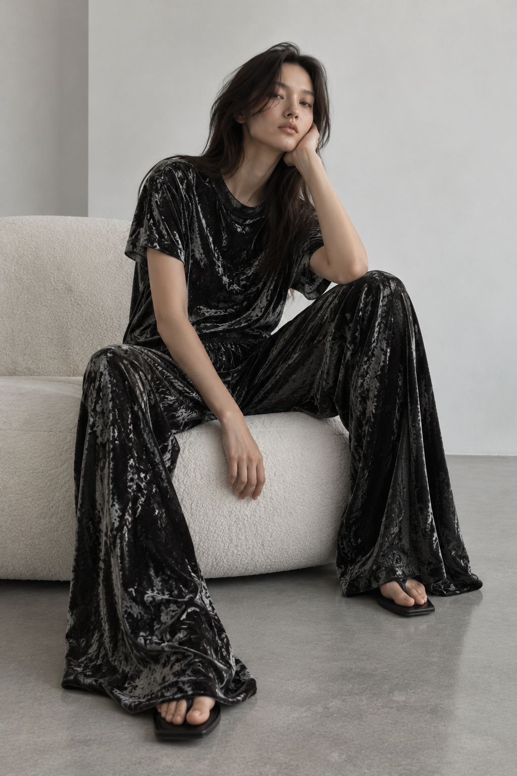 Conjunto Elegante de Terciopelo con Moño de Pedrería