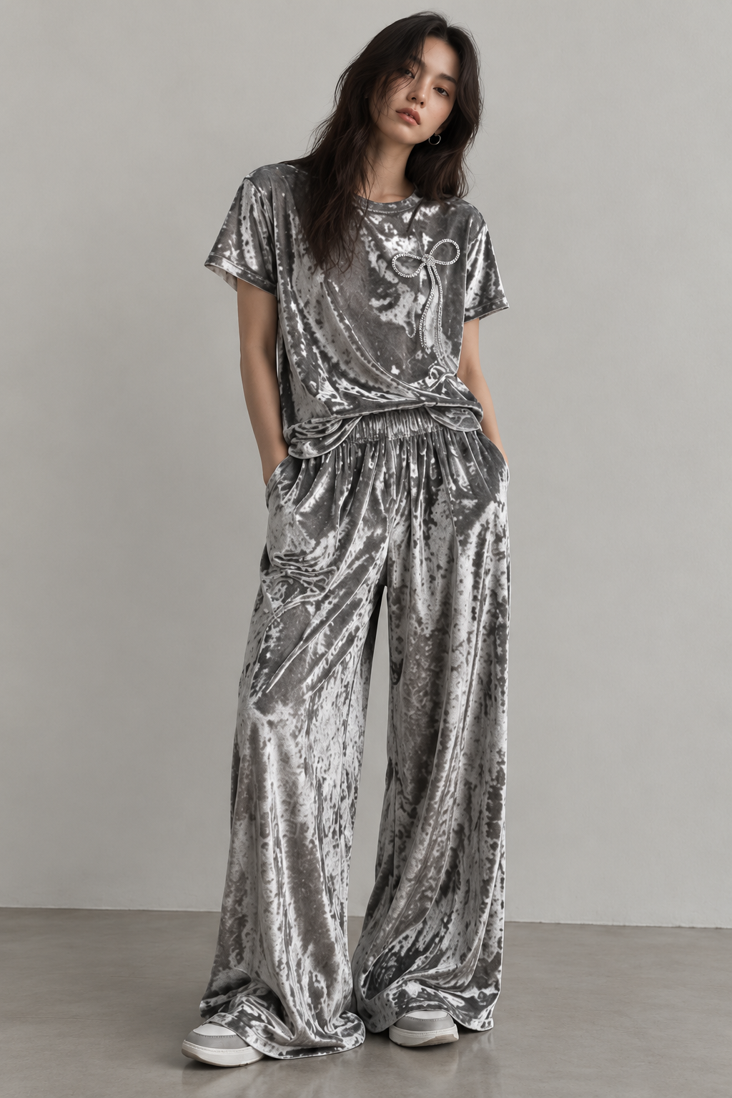 Conjunto de Terciopelo con Moño de Brillantes