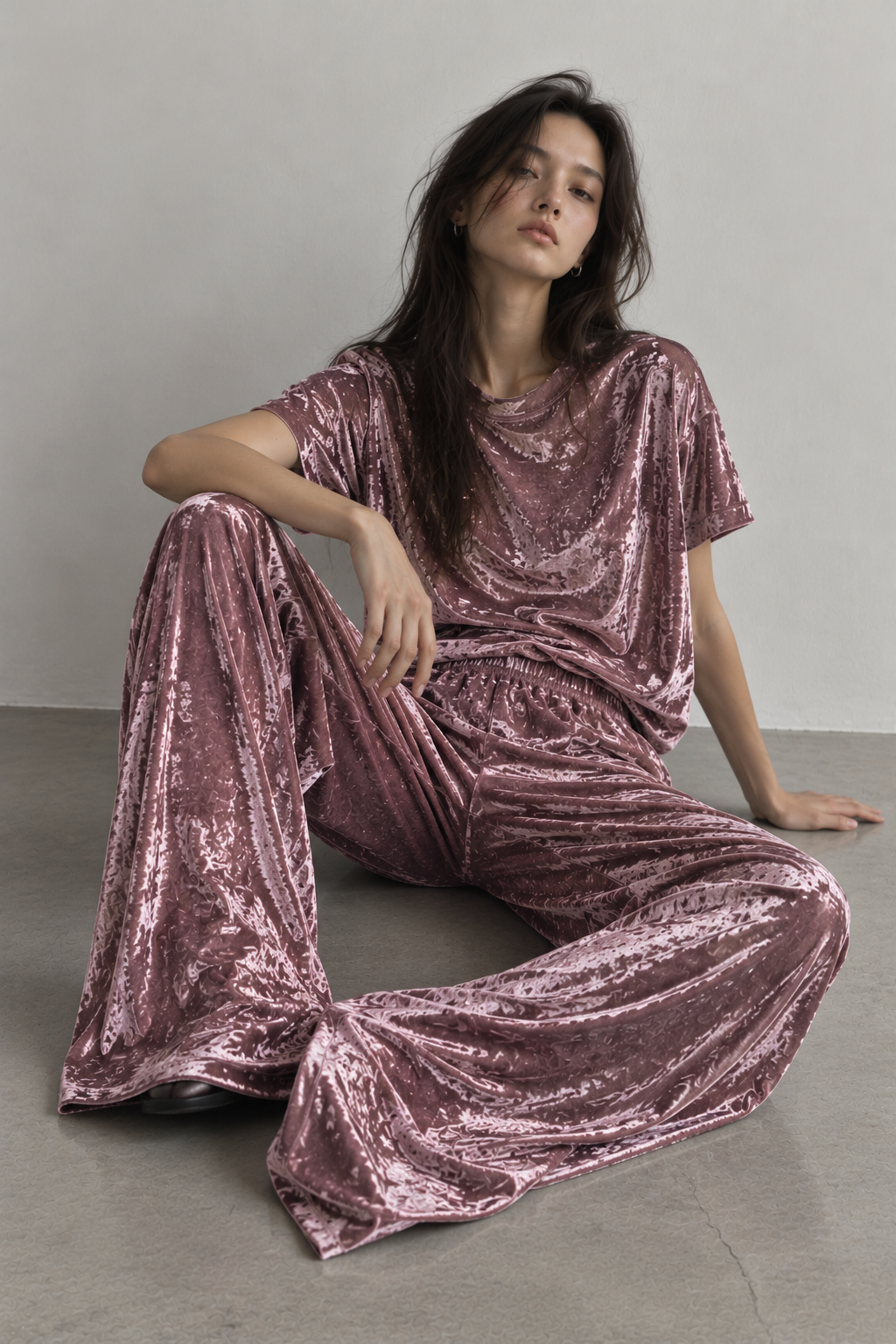 Conjunto Elegante de Terciopelo con Moño de Pedrería